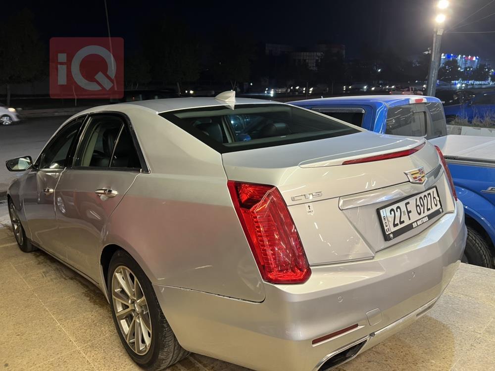كاديلاك CT5